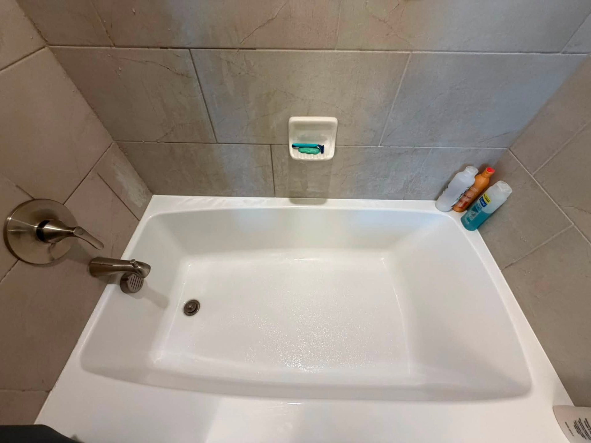 Bathtub Deep Cleaning after cleaning